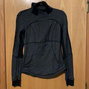 Lululemon size 6 quarter zip pullover